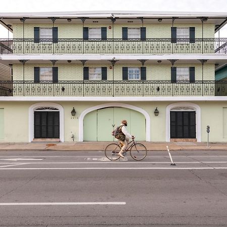 French Quarter Suites Hotel ニューオーリンズ エクステリア 写真
