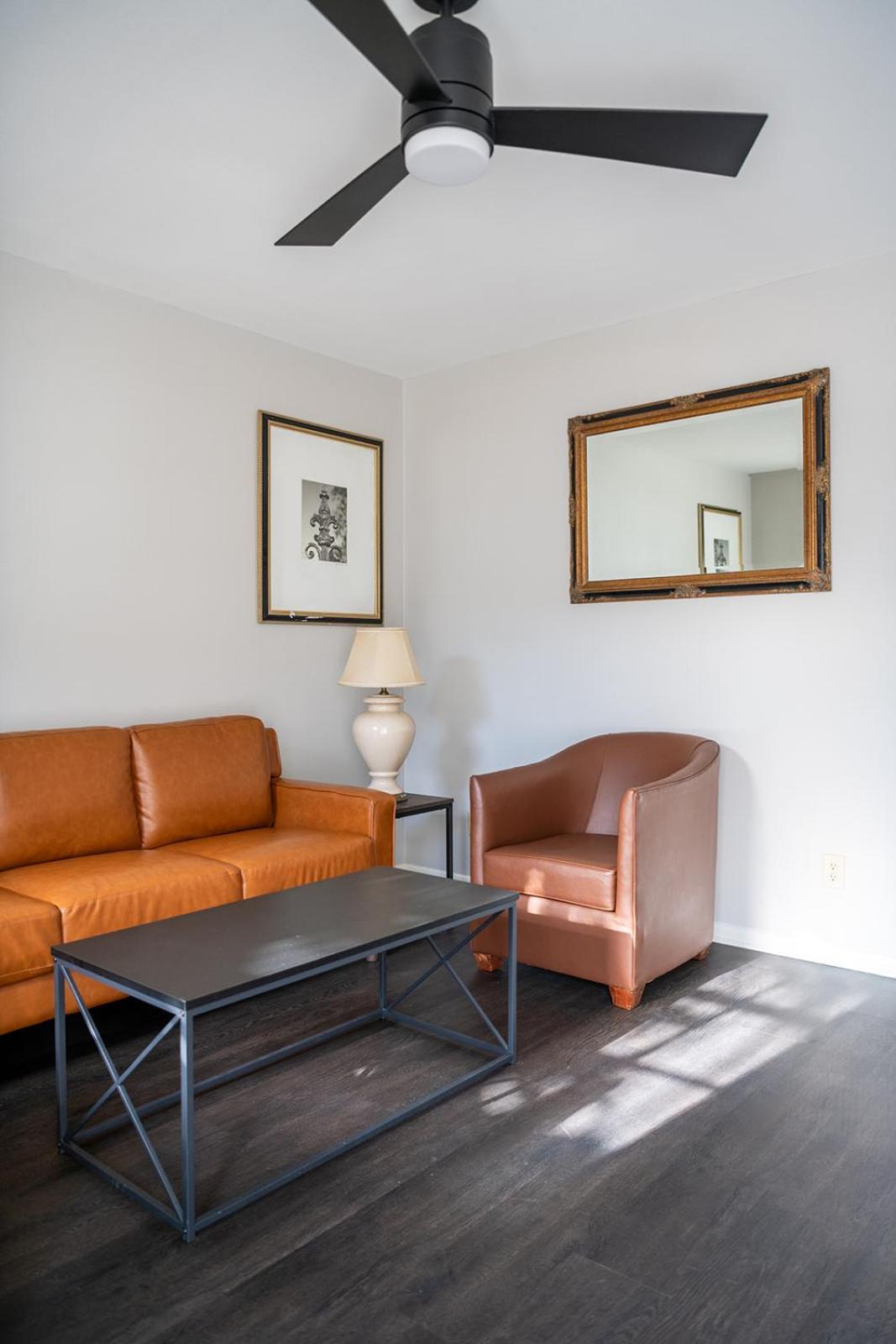 French Quarter Suites Hotel ニューオーリンズ エクステリア 写真