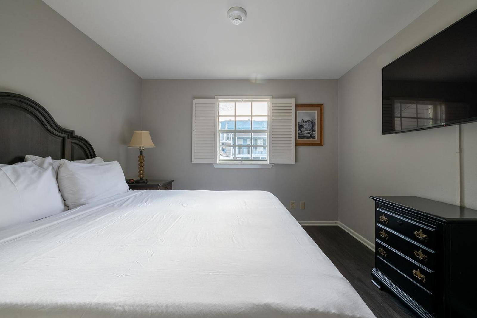 French Quarter Suites Hotel ニューオーリンズ エクステリア 写真