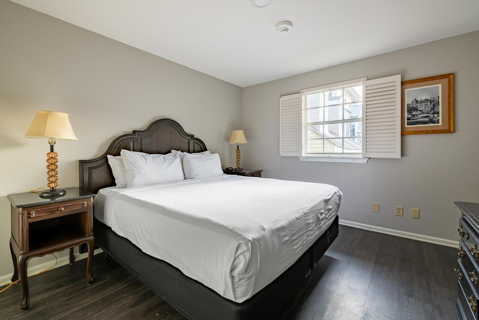 French Quarter Suites Hotel ニューオーリンズ エクステリア 写真