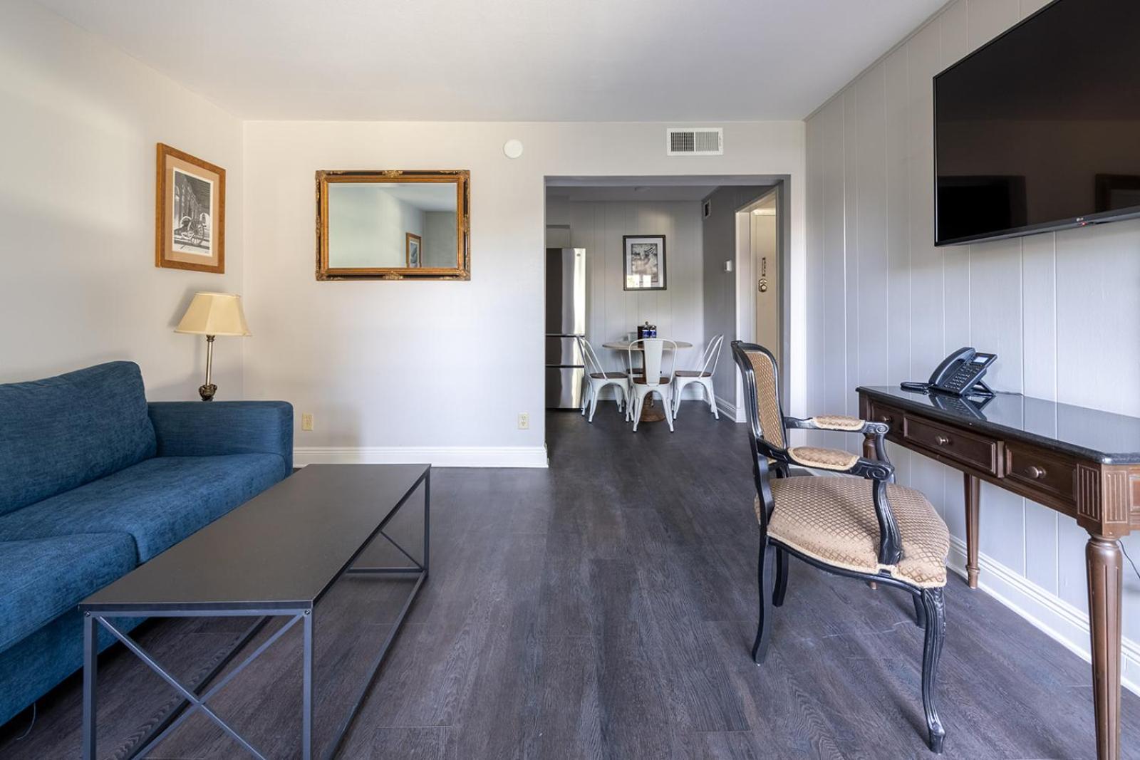 French Quarter Suites Hotel ニューオーリンズ エクステリア 写真