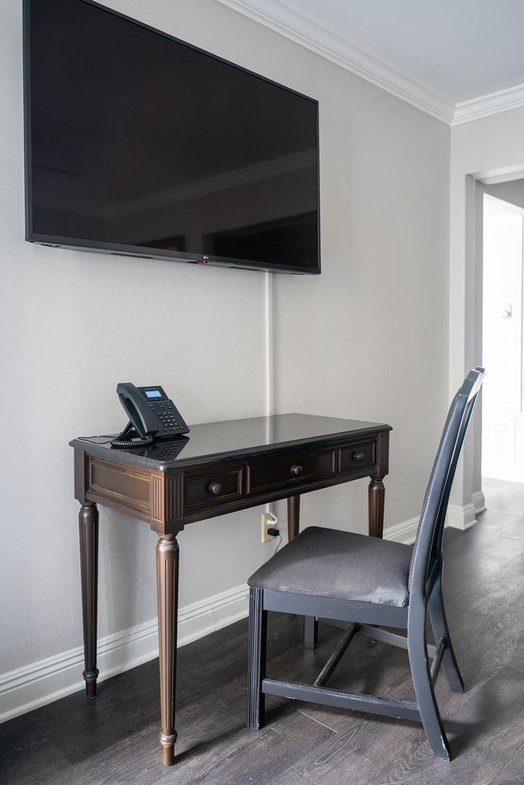 French Quarter Suites Hotel ニューオーリンズ エクステリア 写真