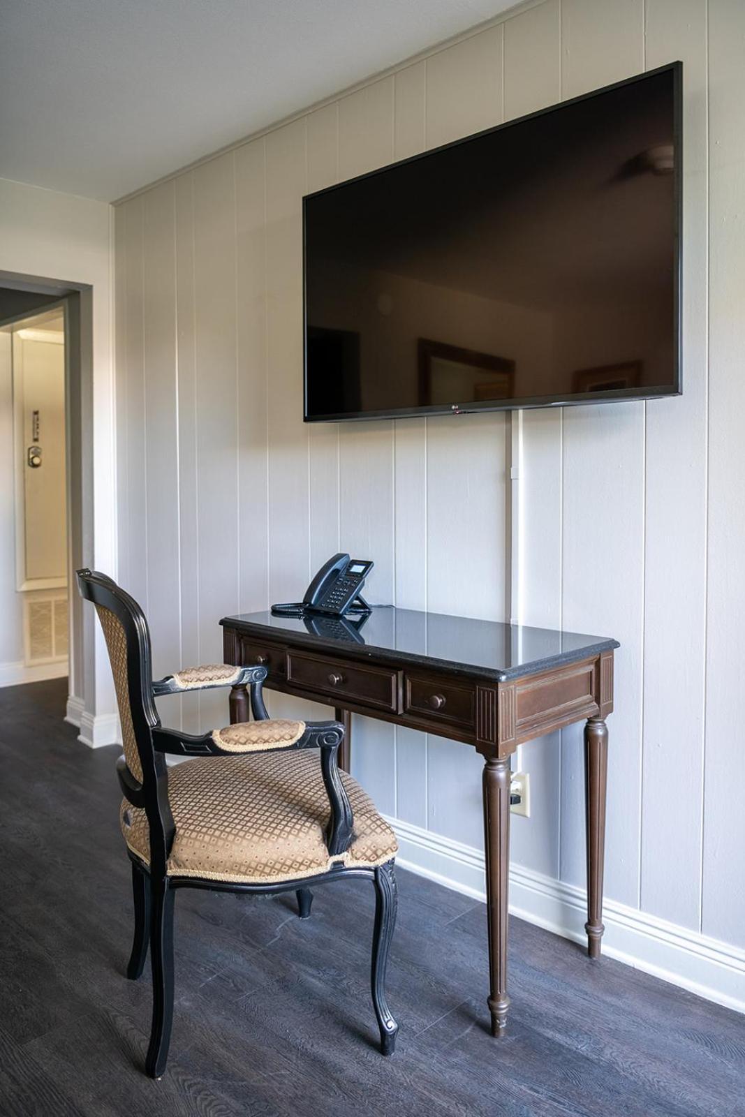 French Quarter Suites Hotel ニューオーリンズ エクステリア 写真