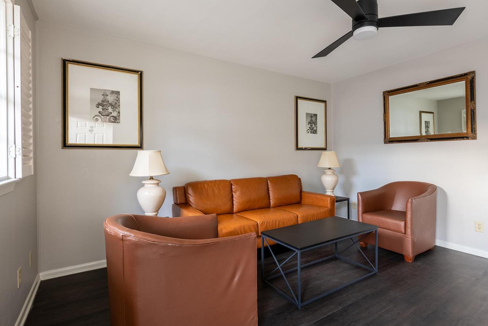 French Quarter Suites Hotel ニューオーリンズ エクステリア 写真