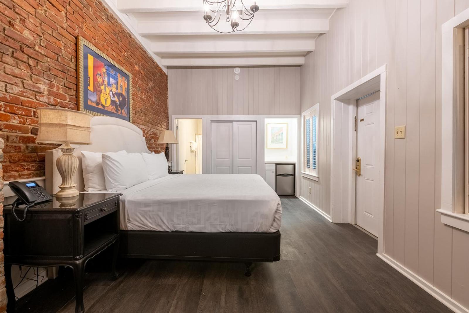 French Quarter Suites Hotel ニューオーリンズ エクステリア 写真
